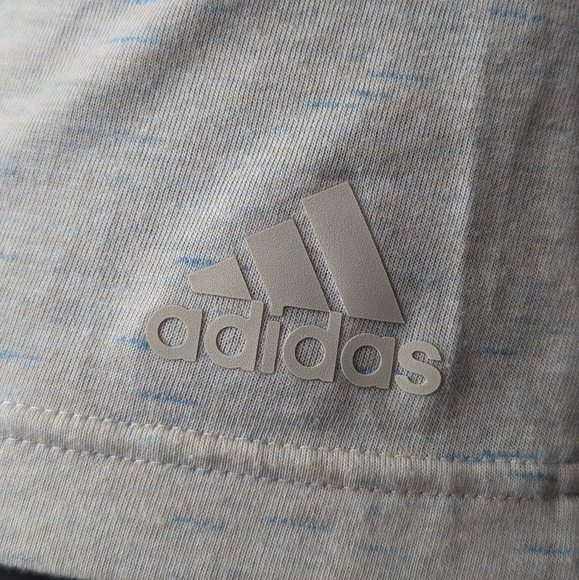 Adidas Tee Size XS - Picture 5 of 10